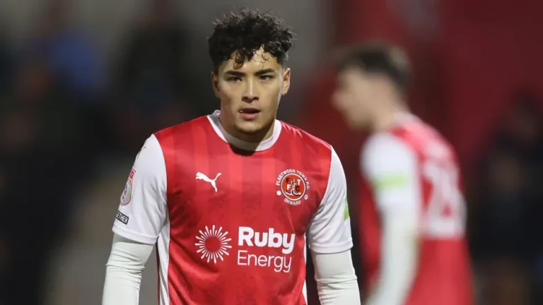 สตีเวนิจ เซ็ญสัญญาคว้าตัว แพตเตอร์สัน ปีกจากฟลีตวู้ดร่วมทีม