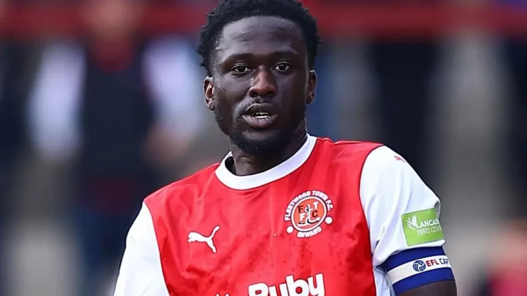 พลีมัธ อาร์ไกล์ เซ็นสัญญาคว้า ไวเรดู กองกลางจากฟลีตวู้ดทาว์น