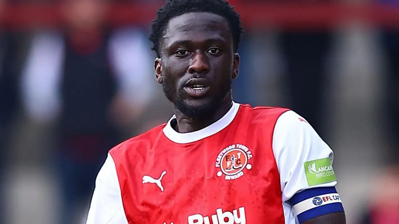 พลีมัธ อาร์ไกล์ เซ็นสัญญาคว้า ไวเรดู กองกลางจากฟลีตวู้ดทาว์น