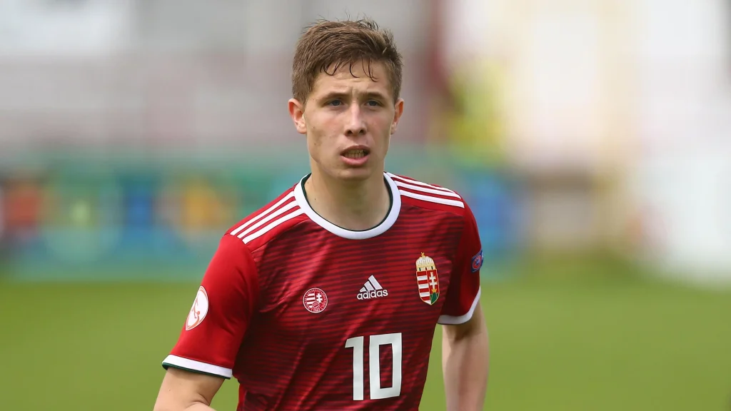 พอร์ทสมัธ ตกลงเซ็นสัญญาคว้าตัวกองกลาง คอซนอฟสกี และ เลอ รูซ์