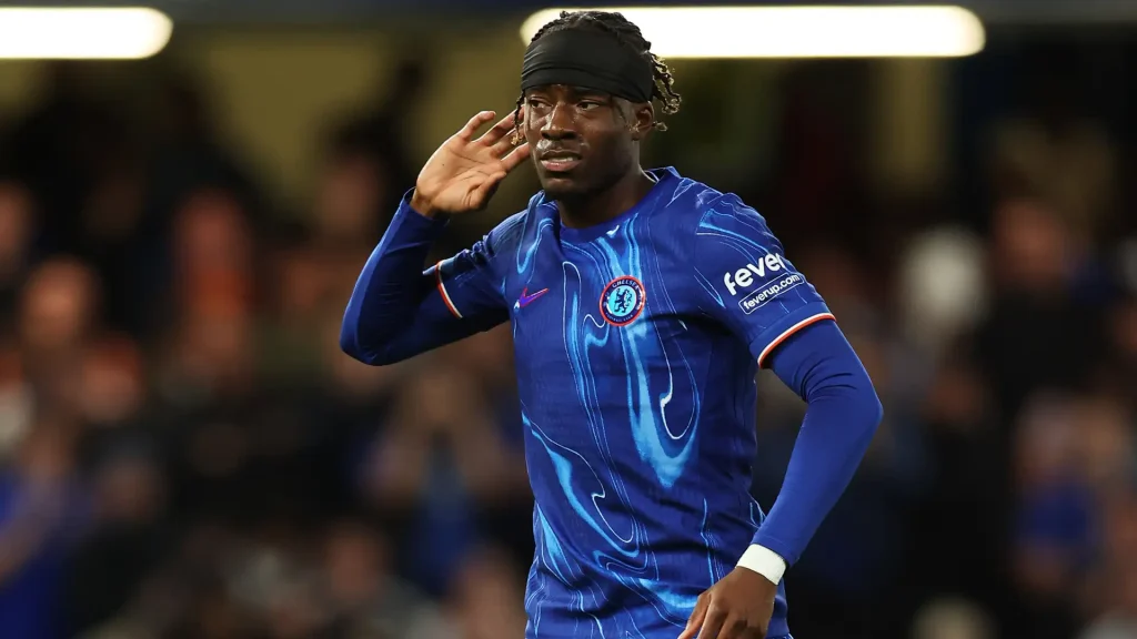 มาดูเอเก้ เล่นได้หลายตำแหน่งจุดนี้ทำให้อาร์เซน่อลต้องเร่งปิด