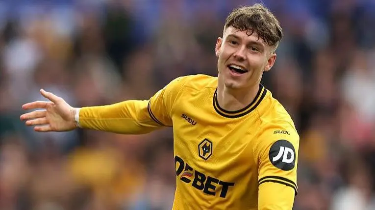 วูล์ฟส์ปัดข้อเสนอรอบสองจากนิวคาสเซิลและขอซื้อสตรานด์ ลาร์เซน