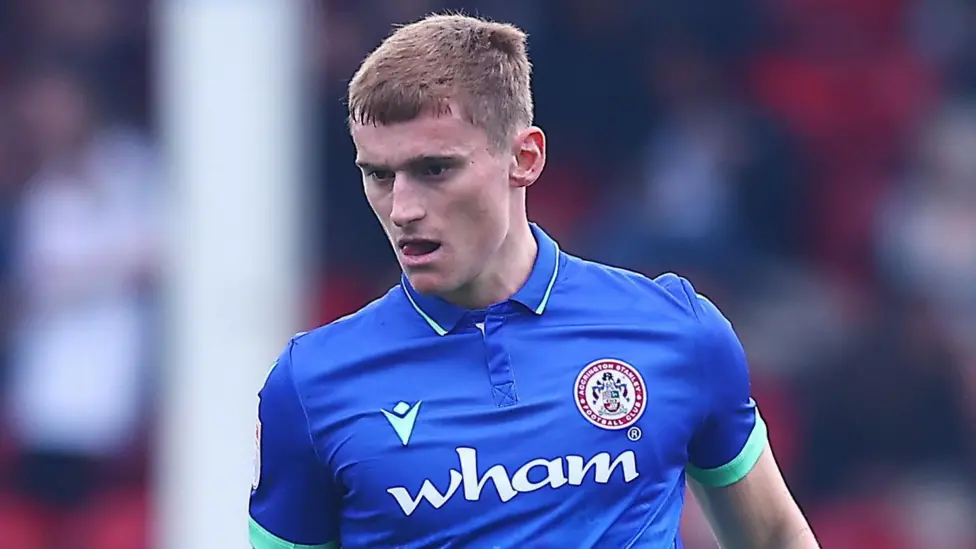 ปีเตอร์โบโร่เซ็นสัญญากับ ไมเคิล วูดส์กองกลางจากทีมแอคคริงตัน