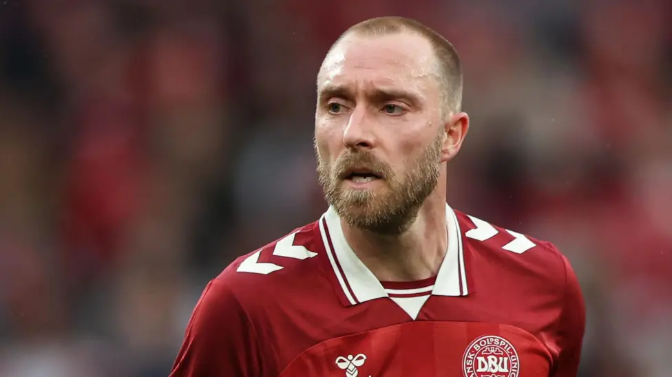 คริสเตียน อีริคเซน ทำการเซ็นสัญญาย้ายไปร่วมทีมกับโวล์ฟสบวร์ก