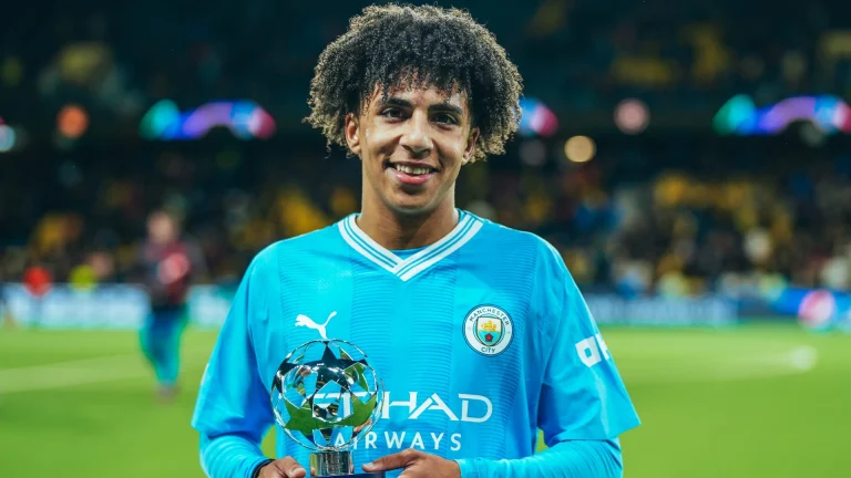 นักเตะริโก้ ลูอิส ได้ทำการเซ็นสัญญาใหม่กับแมนเชสเตอร์ ซิตี้